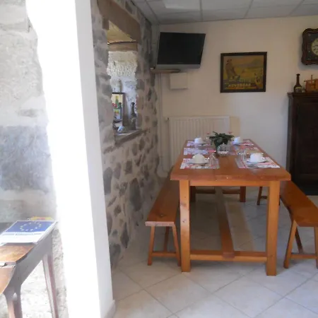 Annie Jouve D'hotes Champassis 3*